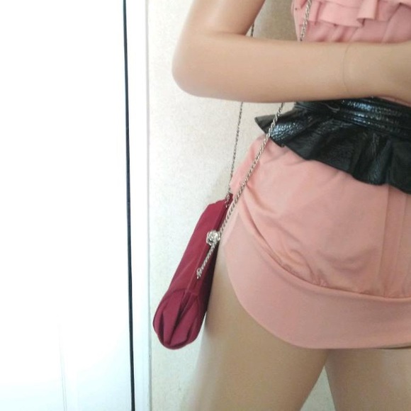 La Regale mini deep red evening bag with crystal closer. New with tags. - Picture 3 of 8